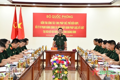 Thượng tướng Võ Minh Lương kiểm tra Bộ Chỉ huy Bộ đội Biên phòng tỉnh Quảng Bình
